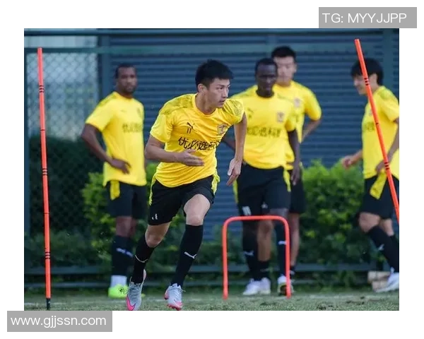 四川九牛迎战福建天信争夺篮球赛季关键胜利的激烈对决 四川九牛迎战福建天信争夺篮球赛季关键胜利的激烈对决